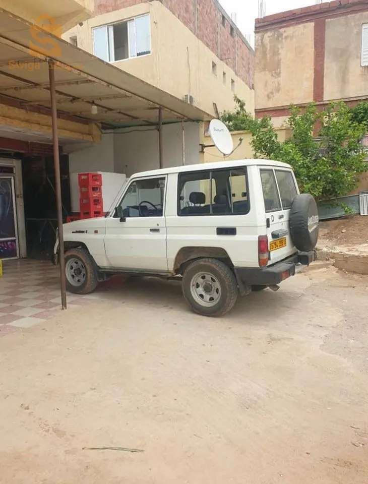 Land Cruiser court 4x4