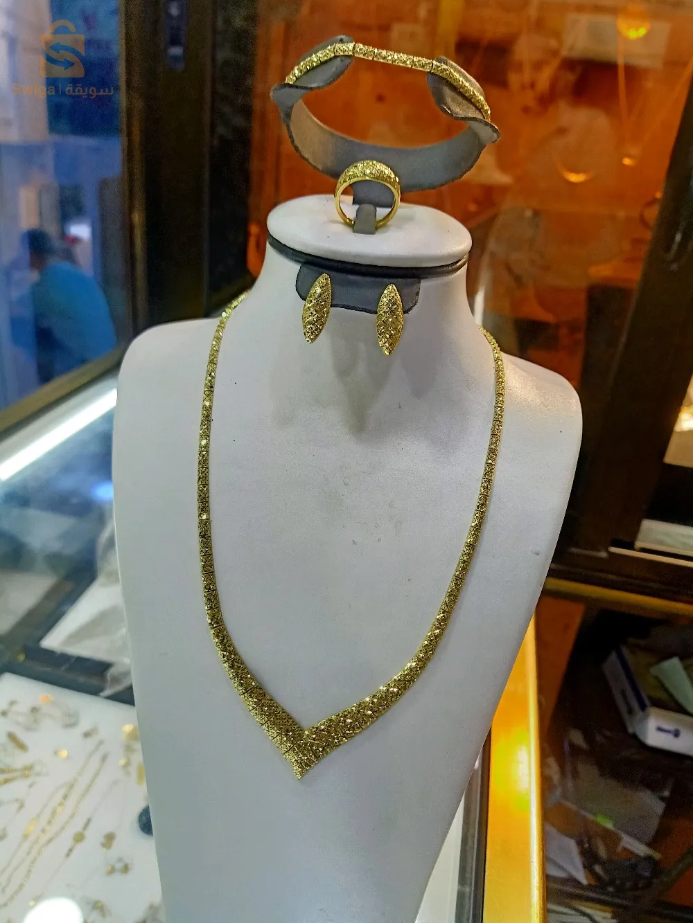 طقم ذهب أربعة قطع