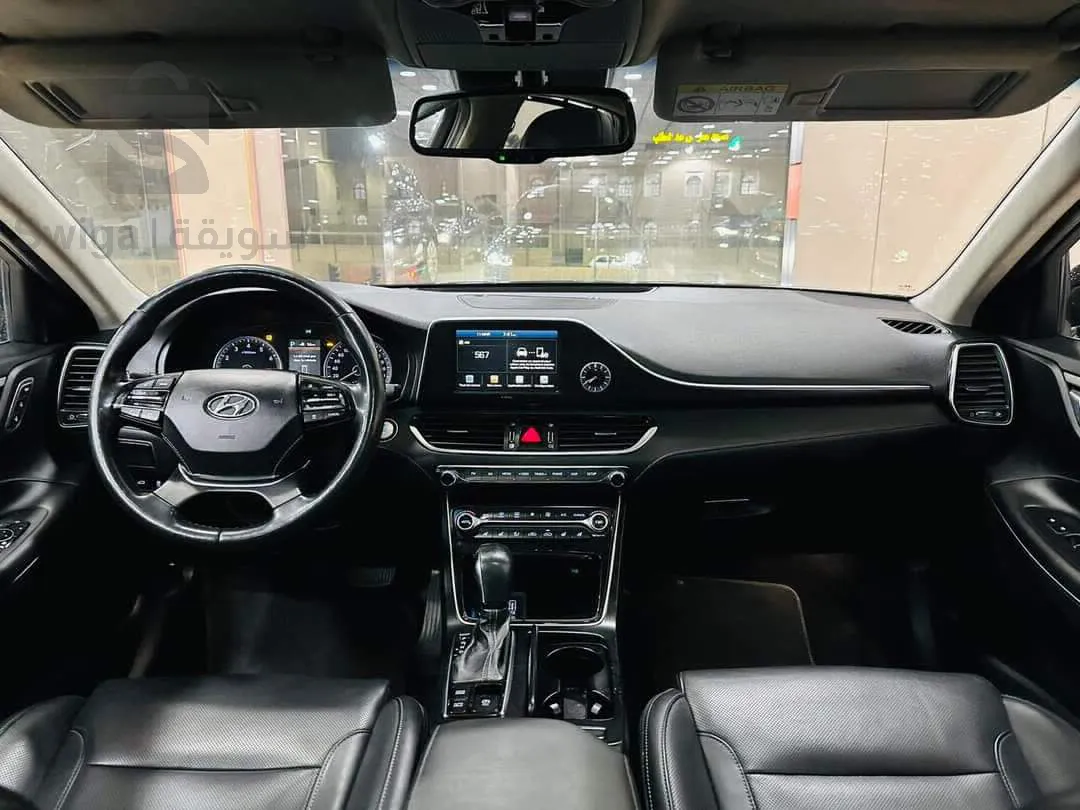 HYUNDAI         AZERA