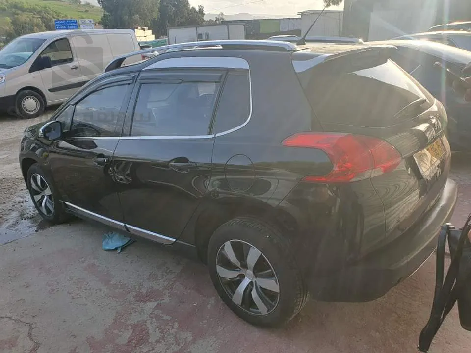 PEUGEOT 2008