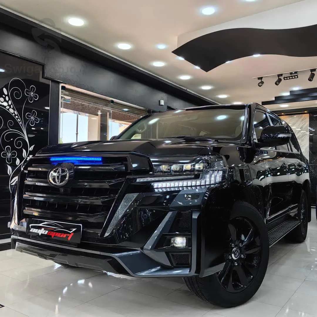 TOYOTA LAND CRUISER