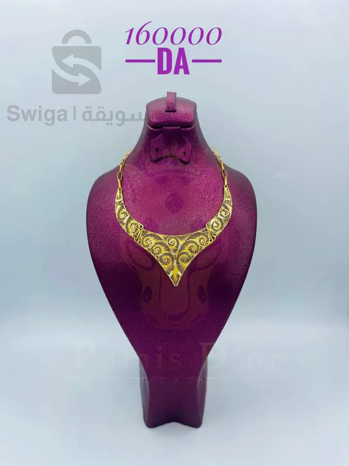 un collier d'or fetla