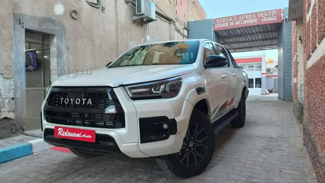TOYOTA HILUX -: GR :- 2022