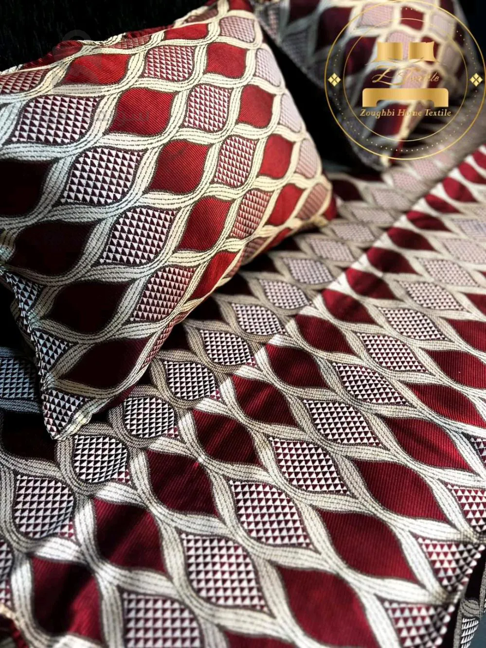 Sofa cover + pair of pillows