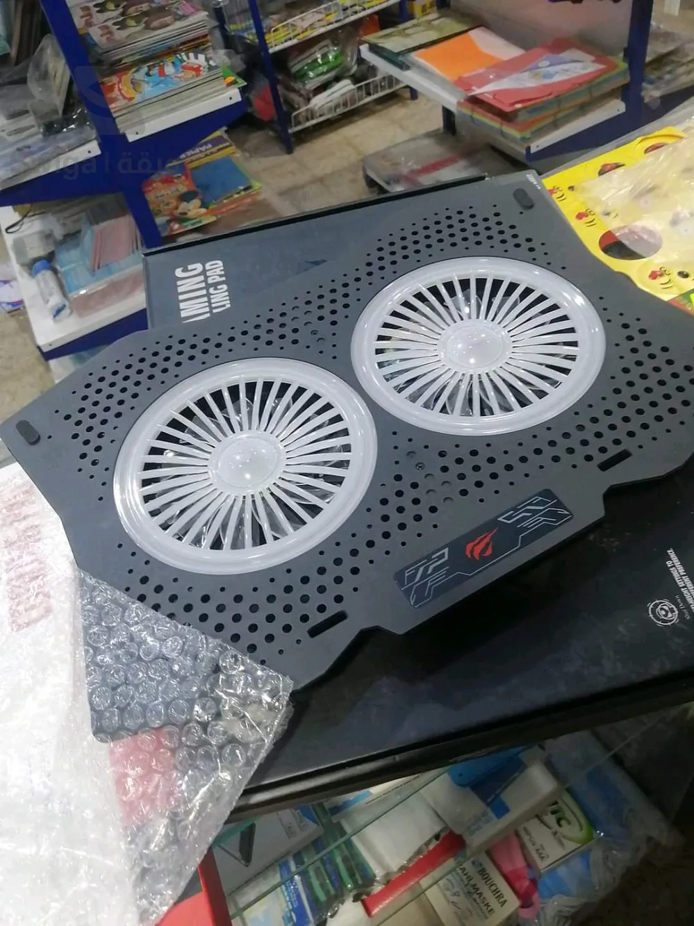 طاولة لابتوب مع مروحة تبريد