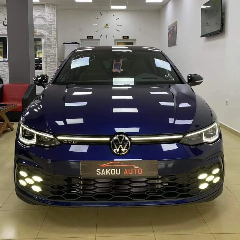 GOLF  8 -