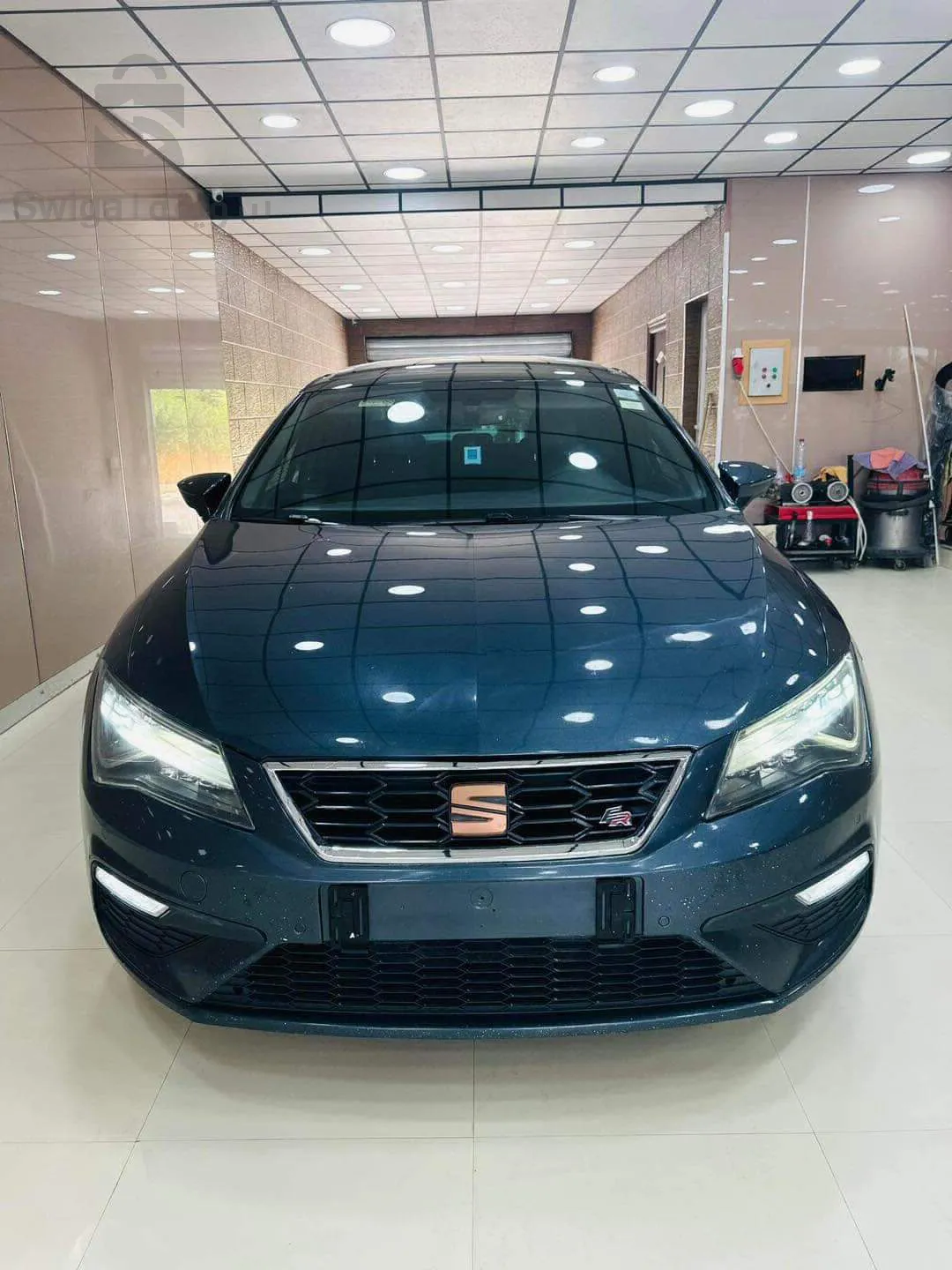 SEAT      LEON     F R