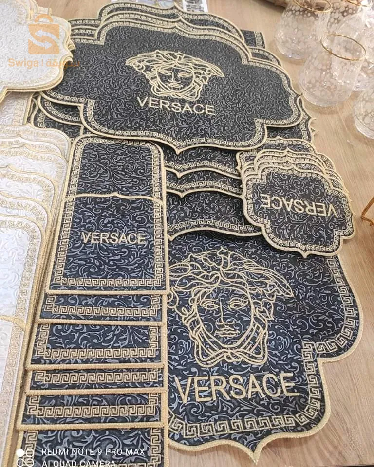 مجموعة فراش طاولة