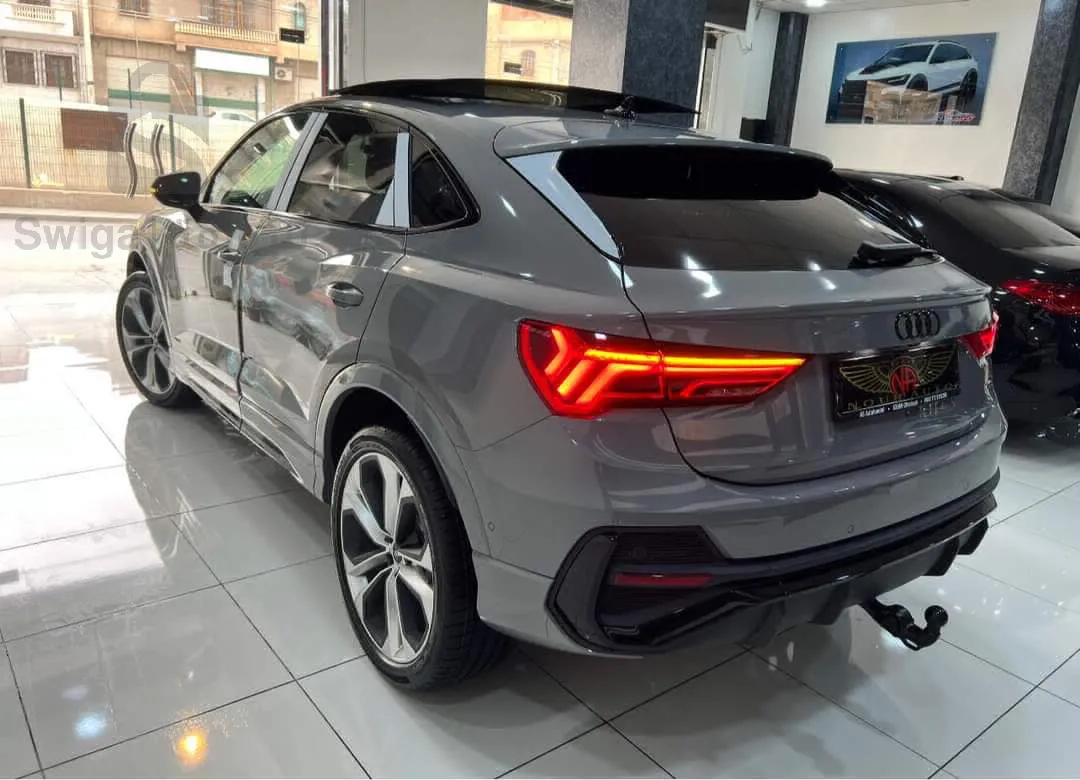 AUDI Q3 S Line