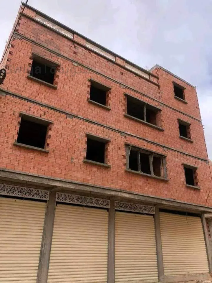 السلام عليكم ورحمة الله وبركاته 
قادة للعقارات يقترح عليكم 
✅ هيكل (كركاصة)  للبيع الجلفة🇩🇿 
✅ الموقع الرسمي 🌐🌎 حي الايطارات الجلفة 
✅ المساحة''8.5م/ 14.5م مع العلم دو فاص
✅ التفاصيل /// تتكون من ثلاث طوابق الارضي 4 قراجات  وطابقين واتيراس 
✅ الوثائق /// دفتر عقاري 📓
✅ الرد على بريد الصفحة 📜
✅اوتساب او فايبر 
✅ رقم الهاتف ☎️0️⃣6️⃣6️⃣0️⃣0️⃣3️⃣0️⃣1️⃣1️⃣4️⃣