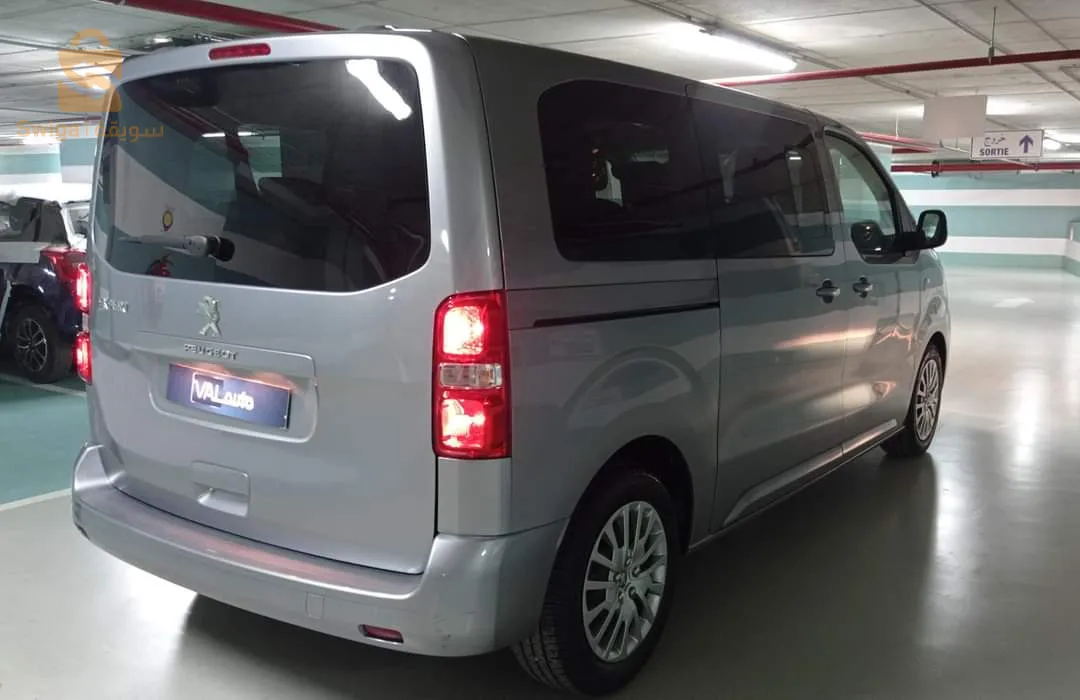 Peugeot Traveller 9 Places 2022