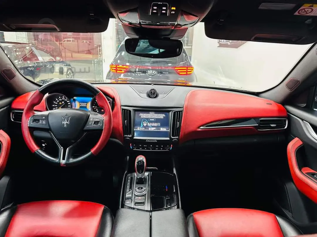 MAZERATI          LEVANTE