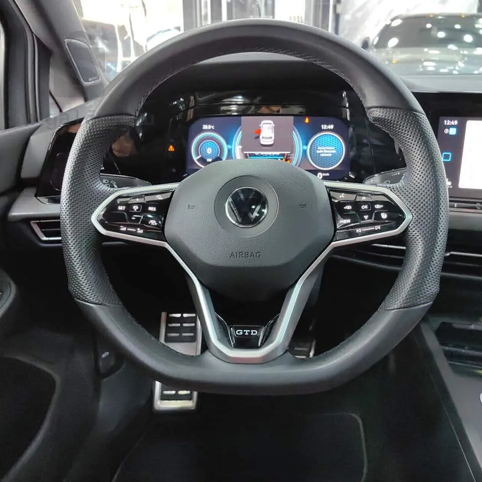 Volkswagen    Golf