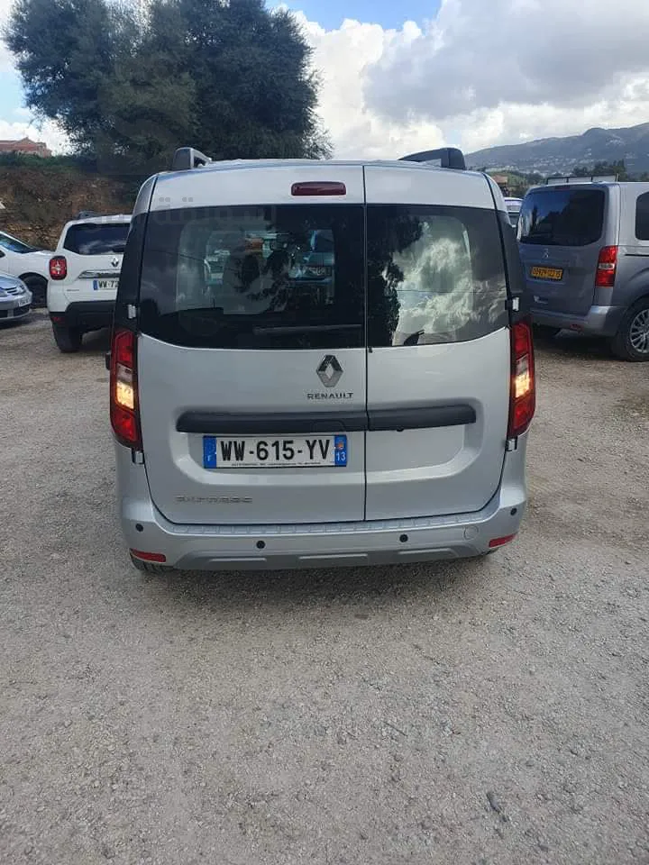 RENAULT EXPRESS 2022