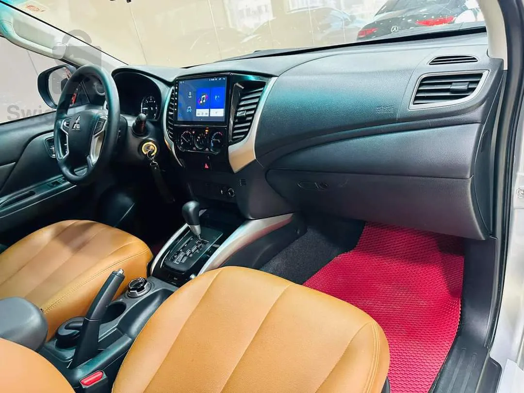 MITSUBISHI         L  200