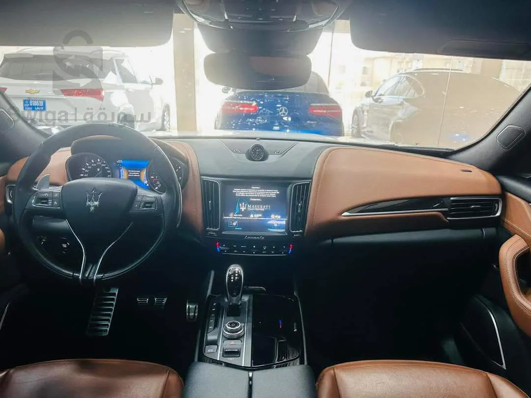 MAZERATI          LEVANTE