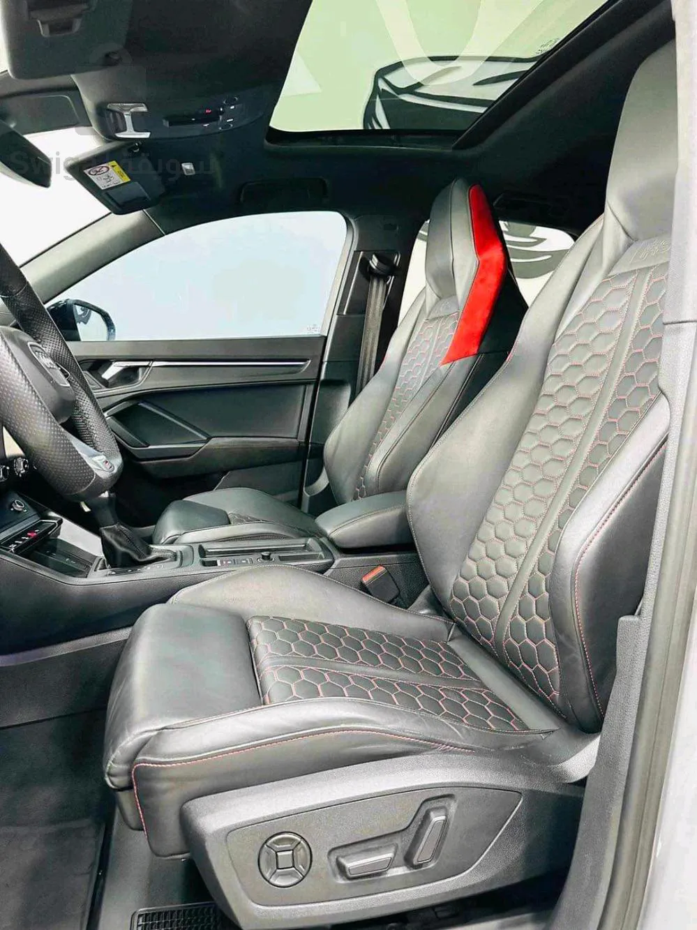 AUDI          RS   Q3