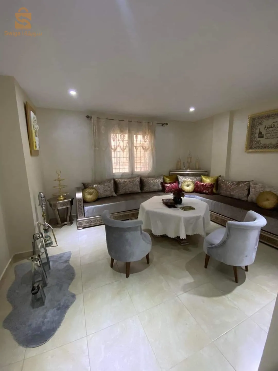 شقة بكل تجهيزاتها للبيع