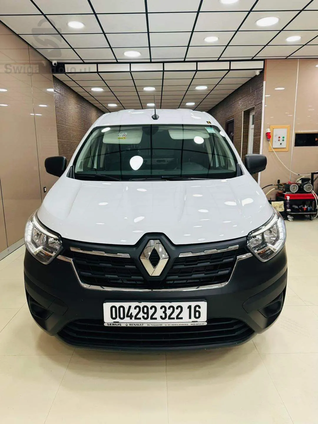 RENAULT        EXPRESS