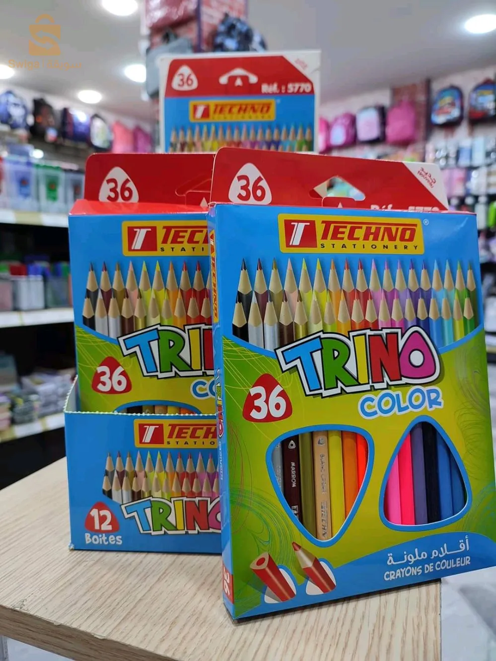 أقلام ملونة