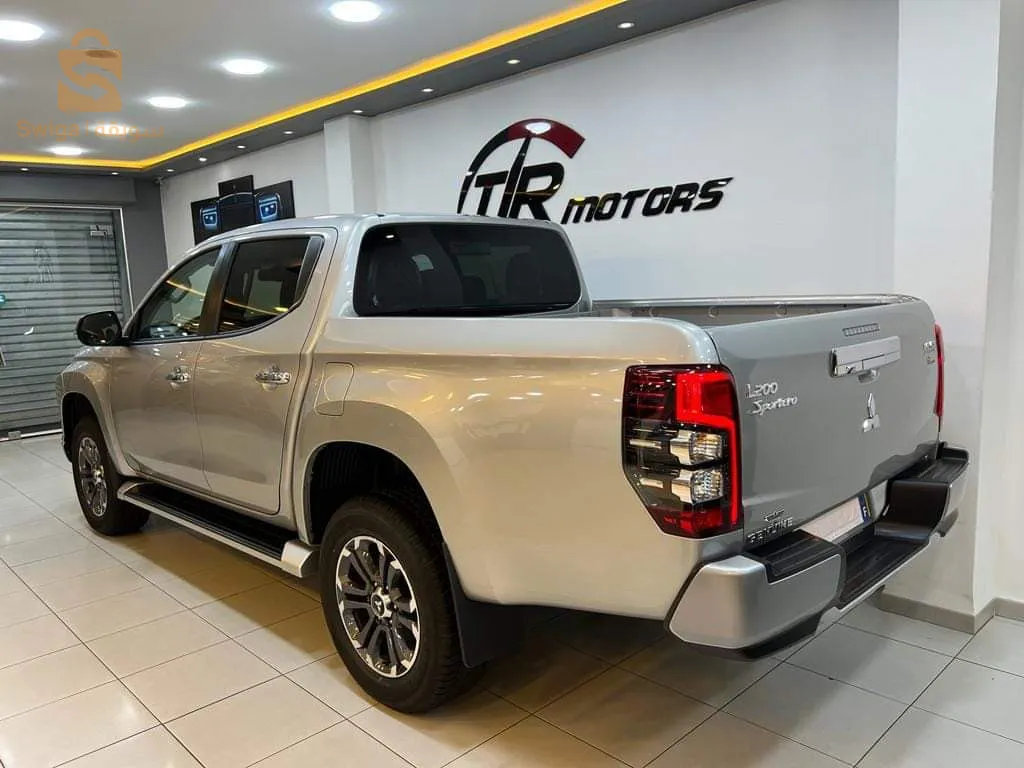 Mitsubishi L200 sportero