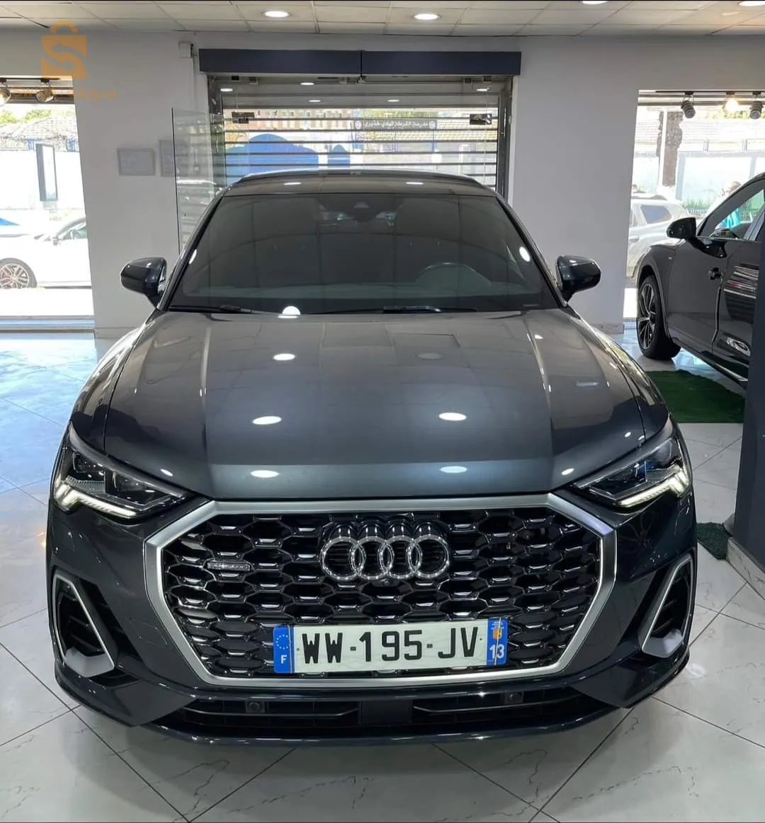 AUDI Q3