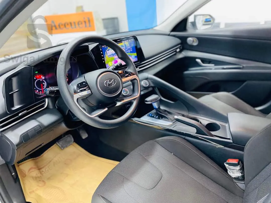 HYUNDAI  ELANTRA 2022