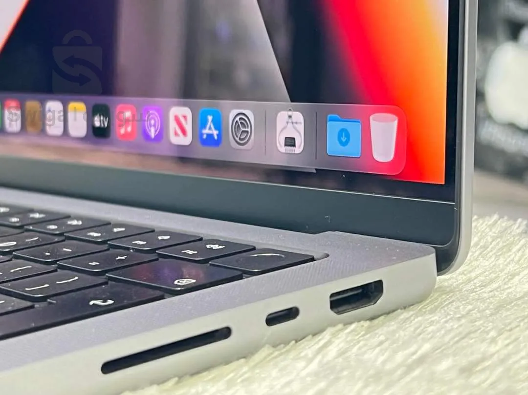 Apple MacBook Air & Pro