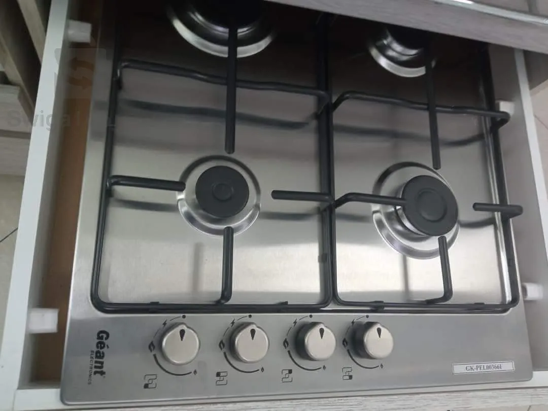 four et plaques chauffante