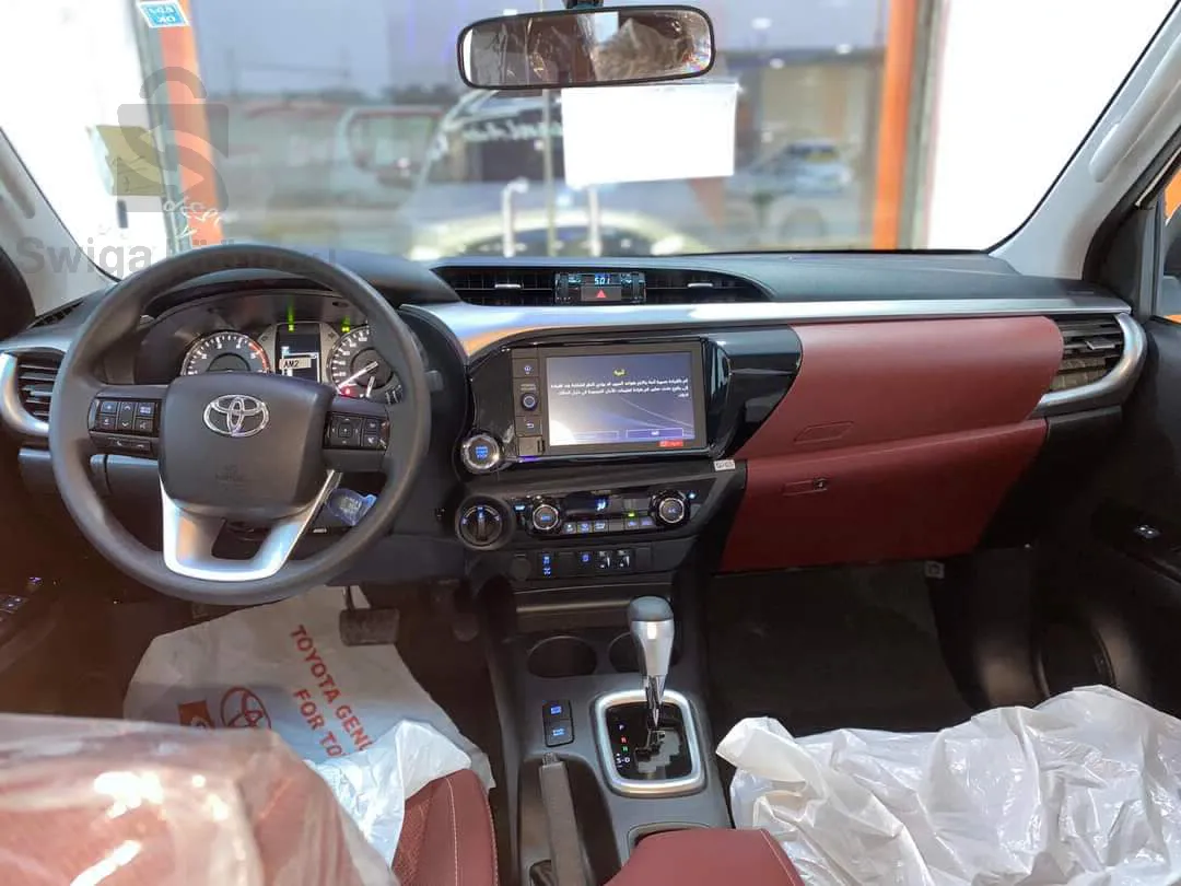 TOYOTA HILUX