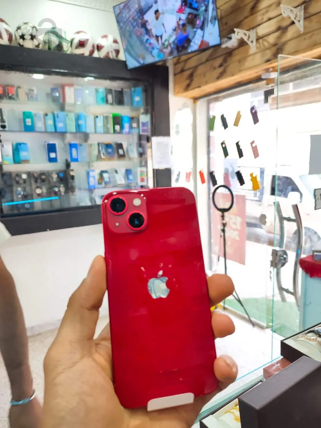 iPhone 13