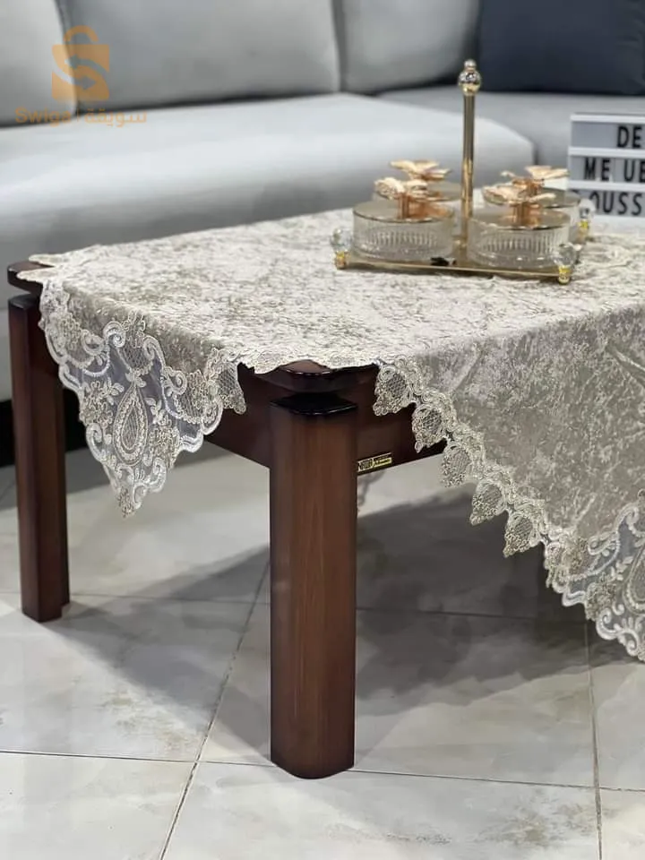 مفرشة طاولة