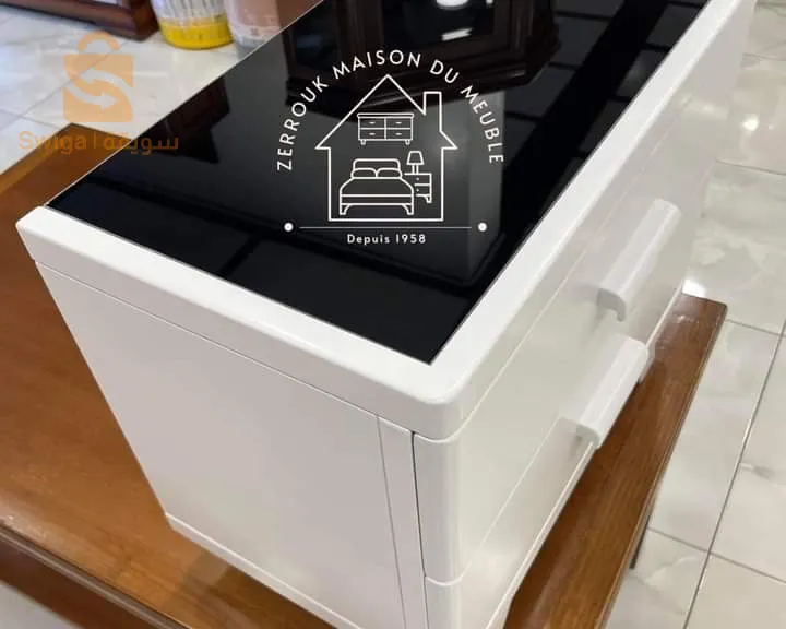 طاولة الليل