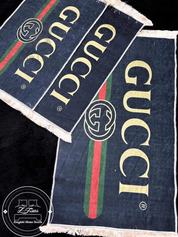 سجادة 3قطع بجانب السرير