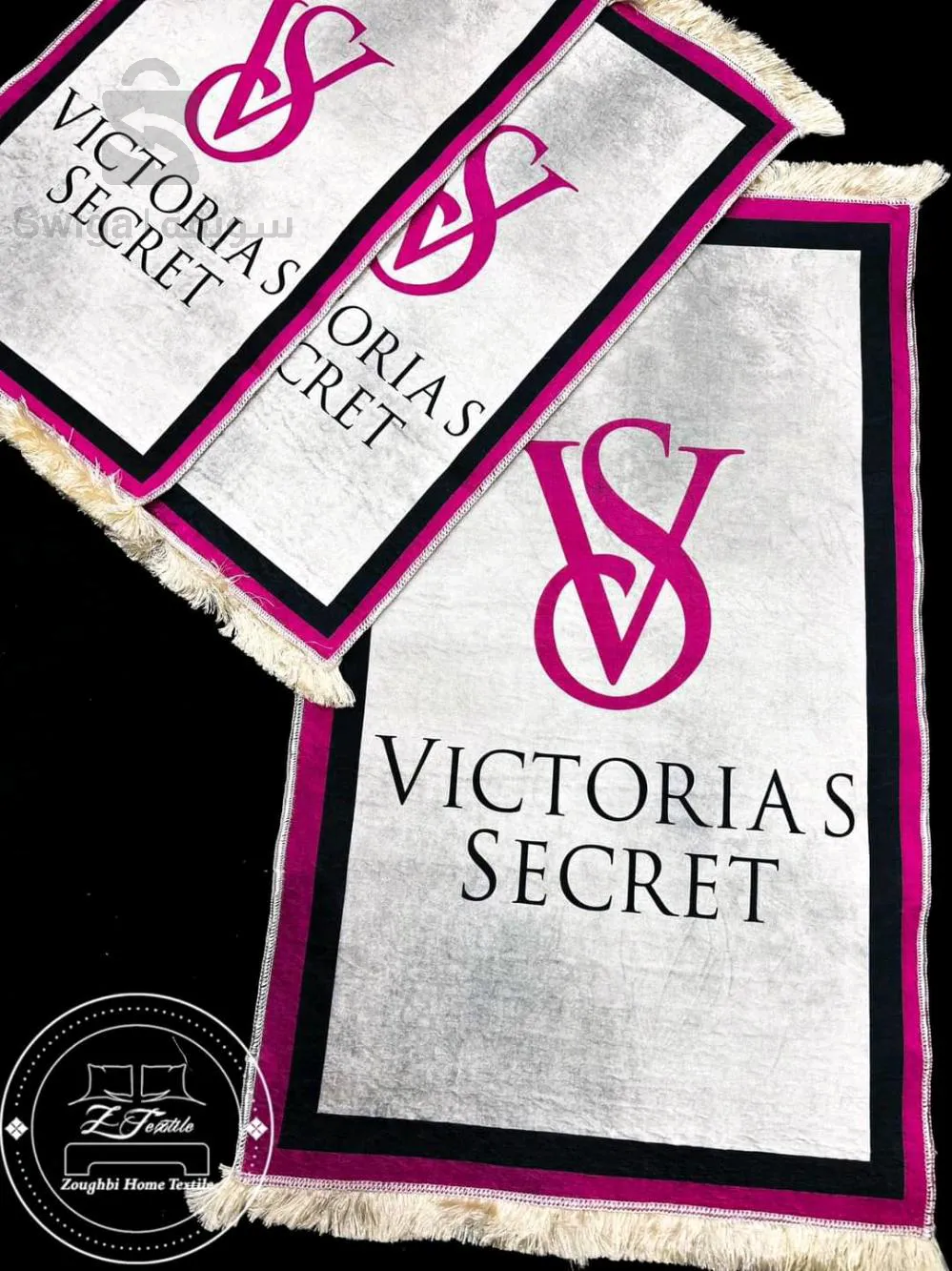 سجادة 3قطع بجانب السرير