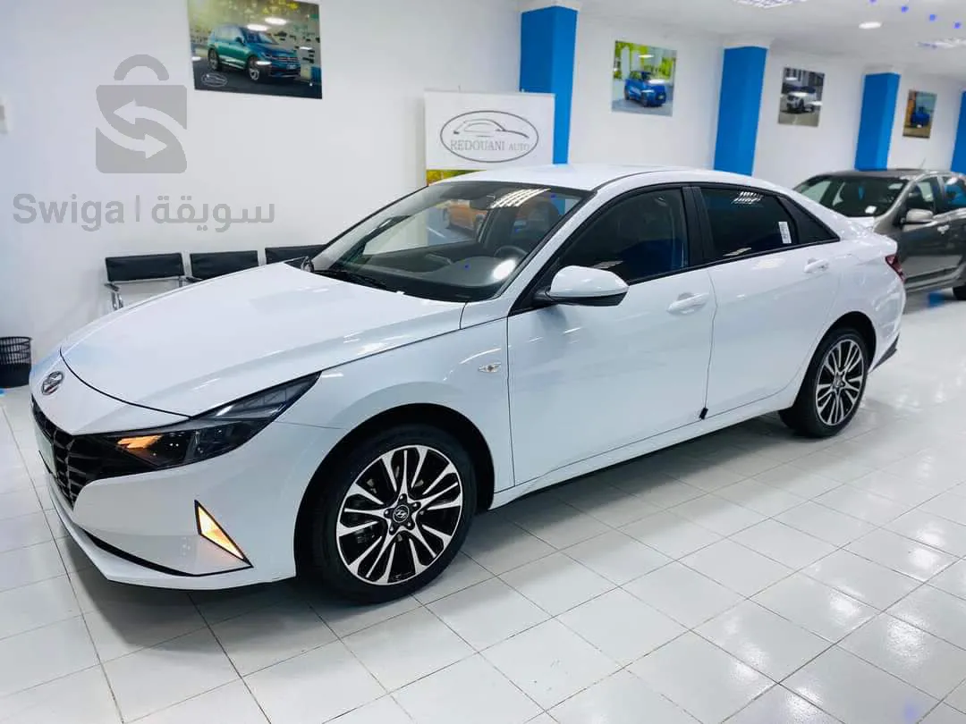 HYUNDAI  ELANTRA 2022