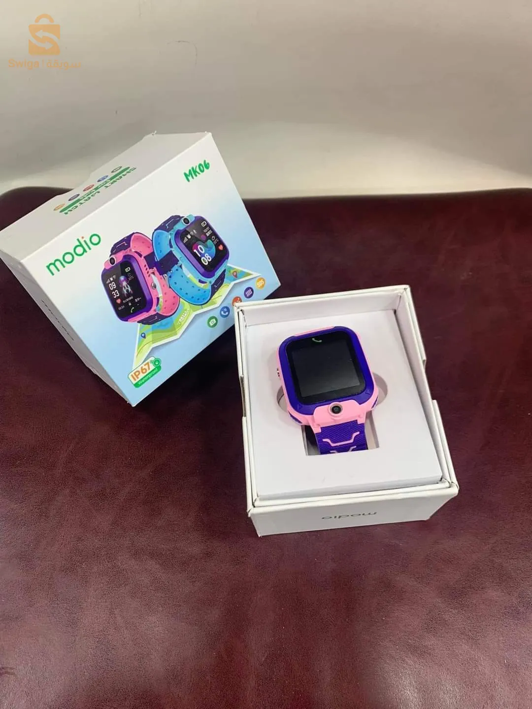 Electronic wrist watch