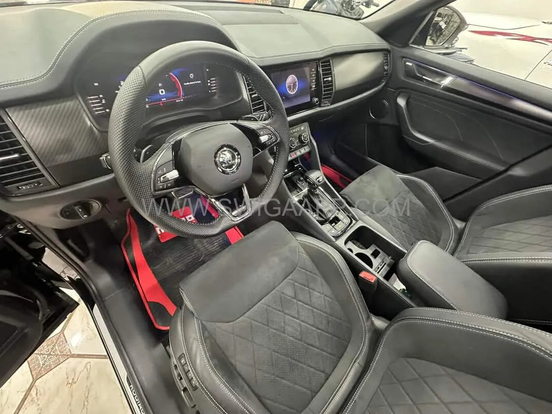 SKODA KODIAQ 4X4 SPORT LINE BLACK EDITION