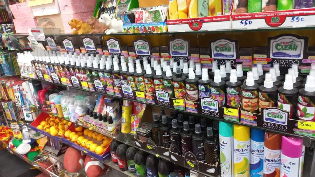 زيوت التشحيم والعطور والأزرق وملحقات السيارات البولندية