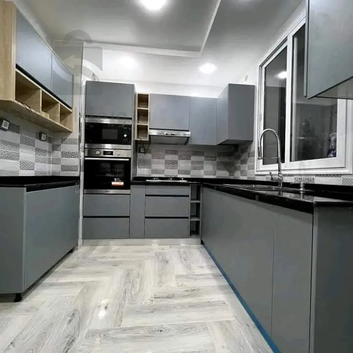 Cuisines et armoires modernes