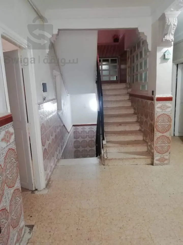 السلام عليكم ورحمة الله وبركاته 
قادة للعقارات يقترح عليكم 
✅ منزل 🏠للبيع// الجلفة 🇩🇿
✅ الموقع//🌎🌐 حي فكاني( بوتريفيس) بلقرب من عيادة طبيب قدوري🏠🧂
✅ المساحة:: 11م عرض على 25 م طول /11.25) متر  دوبل فاص ☝اي (11م على 16) متر 
✅ التفاصيل /// فاص رقم واحد ☝يتكون من طابق ارضي قراج سيارة 🚗 كبير وغرفة ضيوف ومرحاض وحمام 🛀🚽🛀 🖍 طابق 🖍الاول  f4 ومرحاض 🚰وحمام 🚽🛀 وهول كبير واتيراس🖍 فاص رقم 2 يتكون من طابق ارضي قراج سيارة 🚗 وغرفة ضيوف ومرحاض وحمام 🛀🚽  طابق الاول f3  وهول كبير  طابق ثاني اف2 واتيراس 🌐موقع سكني هادئ بلقرب من ابتدائىة ومسجد🕌 ونقل🚗 كل مرافق
✅ الوثائق ///دفتر 📓عقاري 
✅الرد على بريد الصفحة 📜
✅فايبر واتساب 
✅ رقم الهاتف ☎️0️⃣6️⃣6️⃣0️⃣0️⃣3️⃣0️⃣1️⃣1️⃣4️⃣