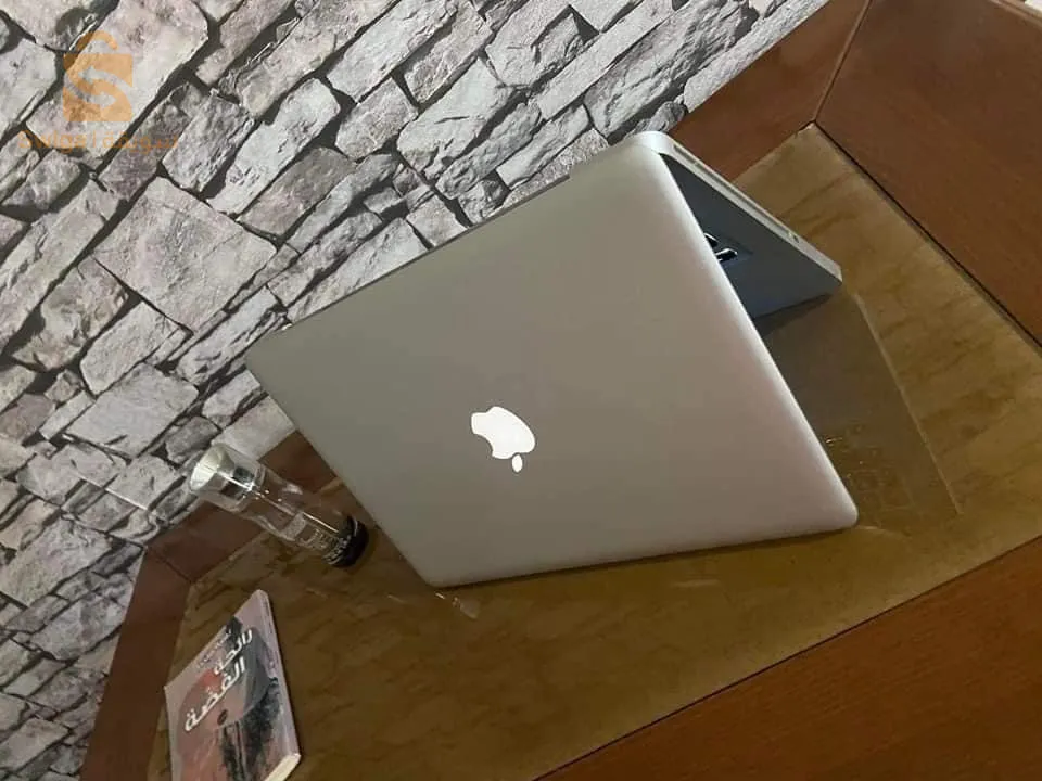 un macbook pro