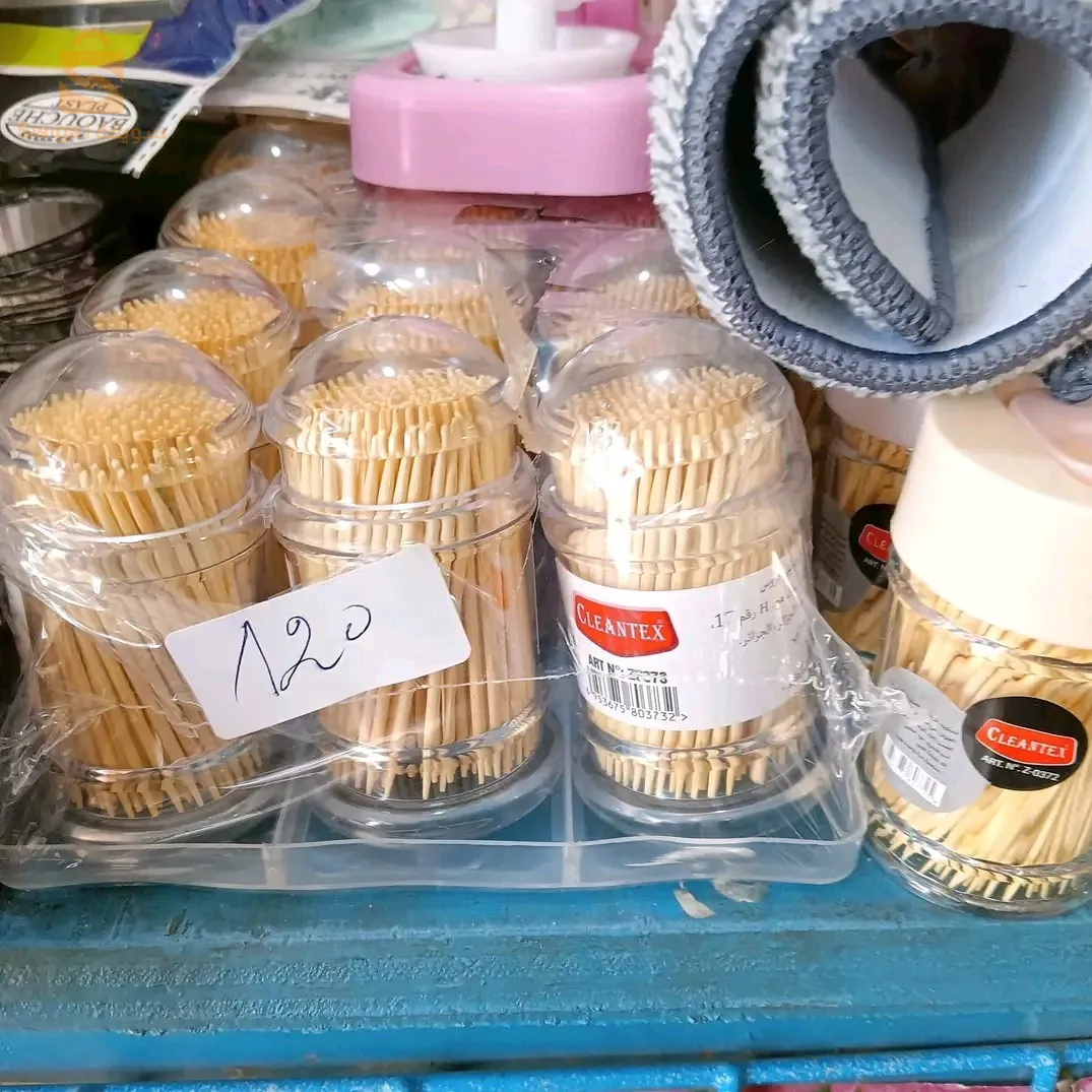 عود تنظيف الأسنان