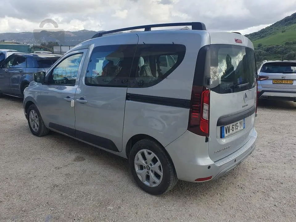 RENAULT EXPRESS 2022