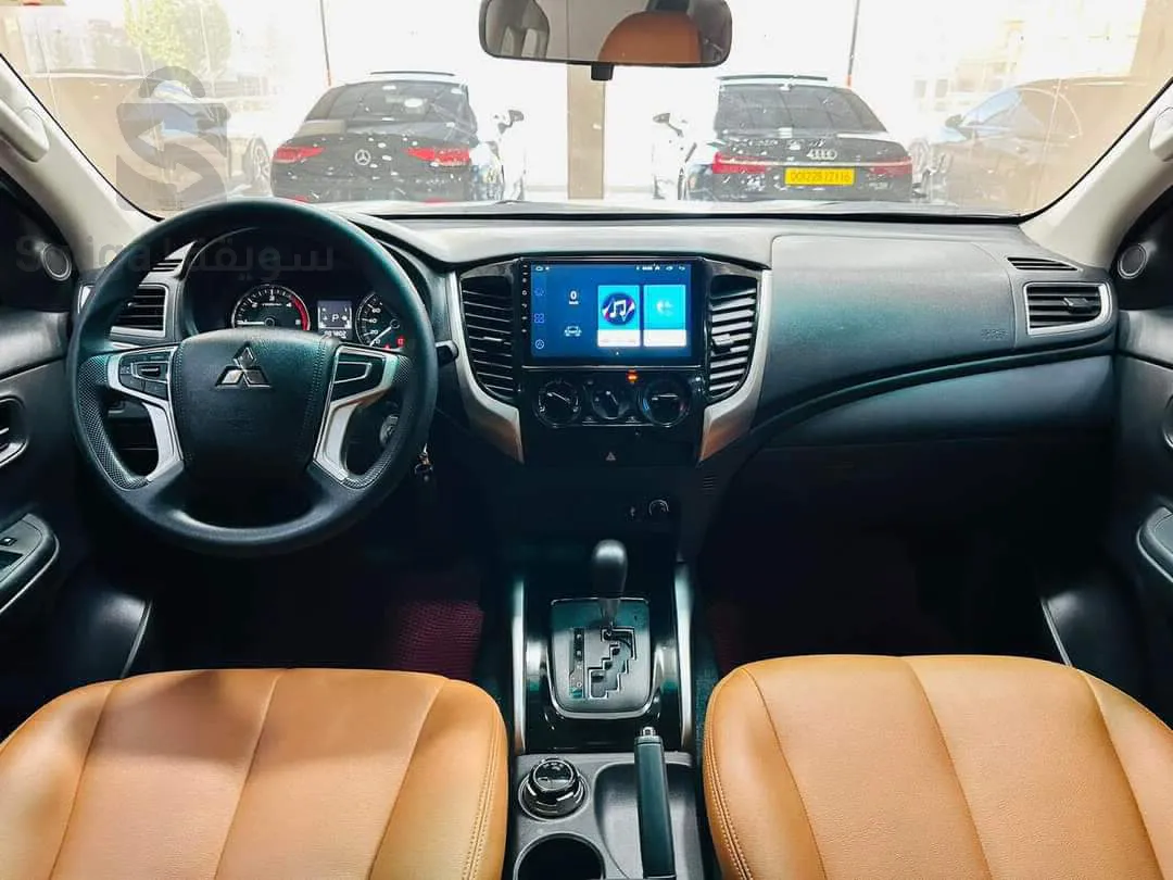 MITSUBISHI         L  200