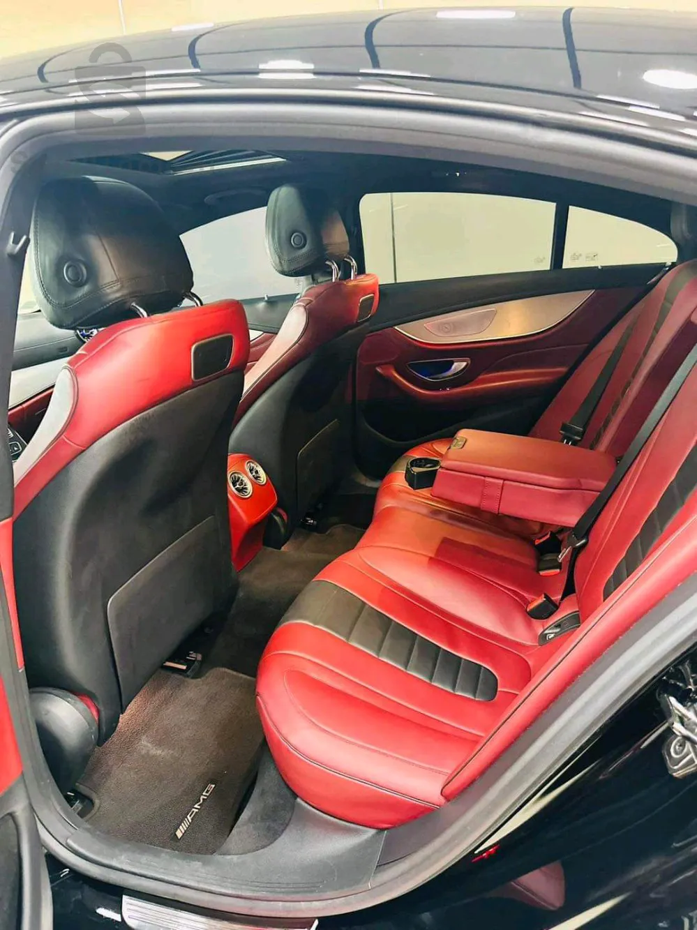 MÉRCEDES          CLS