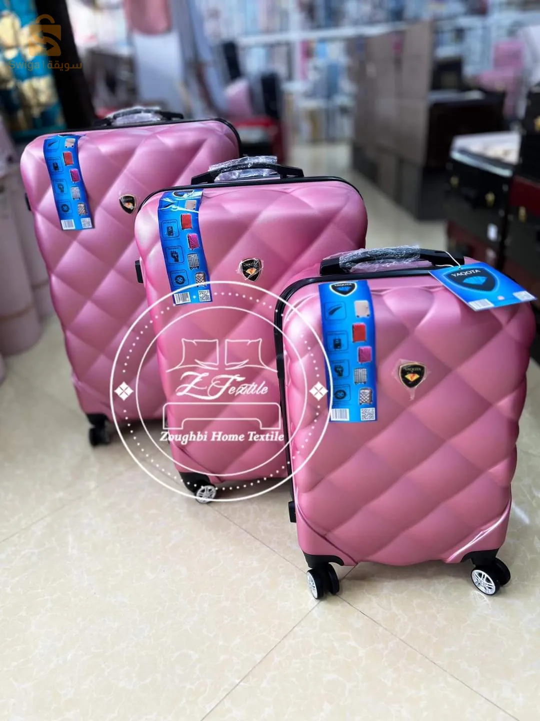 Unbreakable 3-piece suitcase