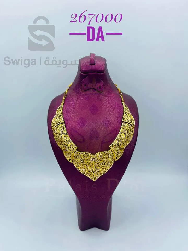 un collier d'or fetla