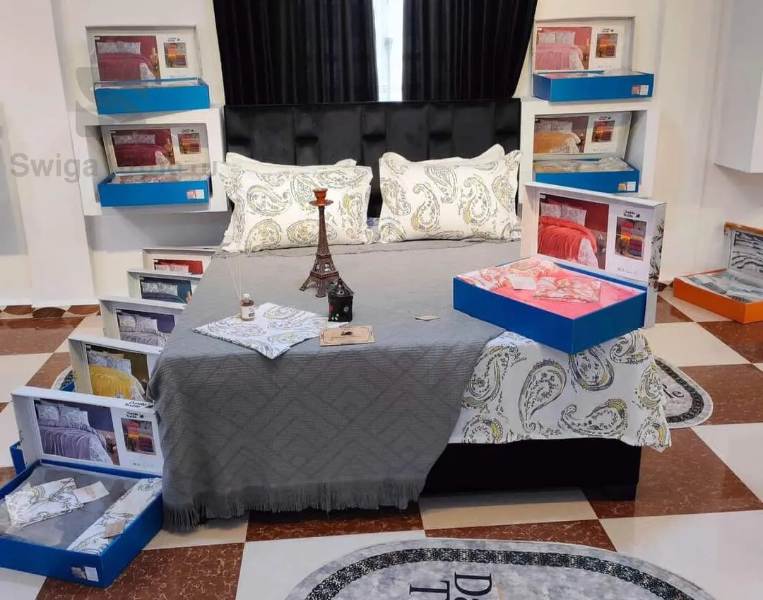 Couvre-lit 4 pièces ❤️😍