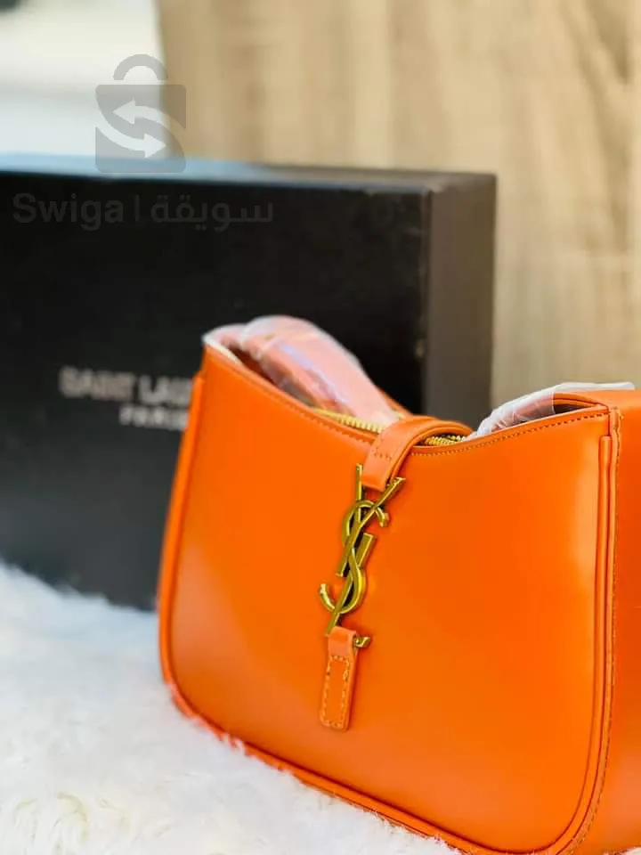 حقائب صغيرة